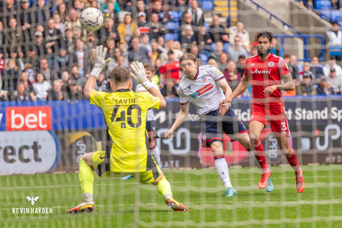 Bolton Wanderer's Jón Dadi Bödvarsson scores the winner against Accrington Stanley in an EFL Division One game at the Bolton University Stadium, Bolton. Photo by Kevin Hayden.
